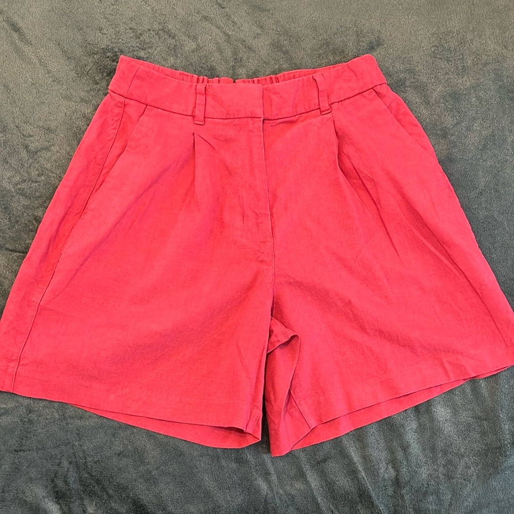Red linen blend walking shorts